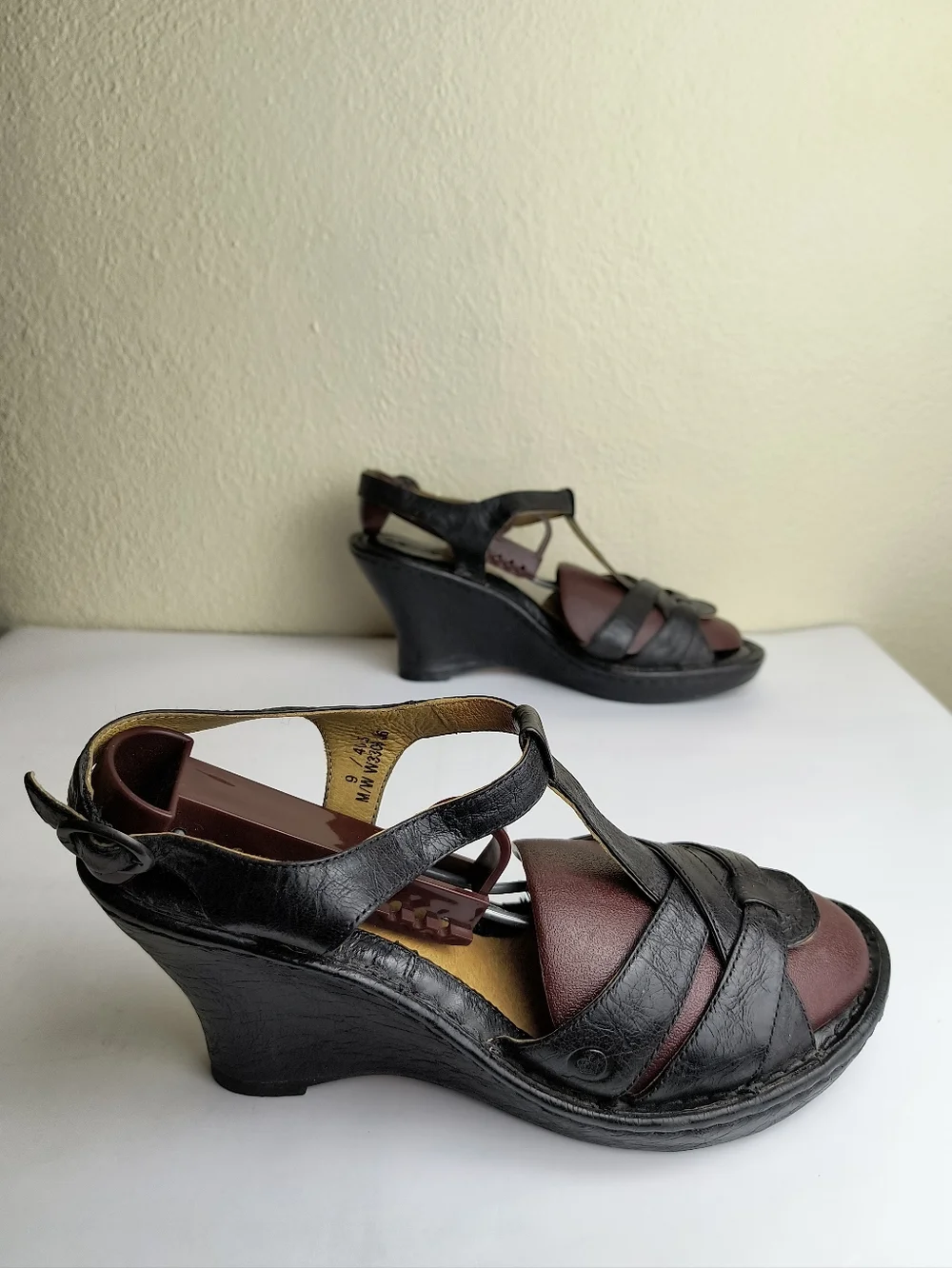 Born 9/40.5 Black and Brown Leather Wedge Sandals  Buckle Closure